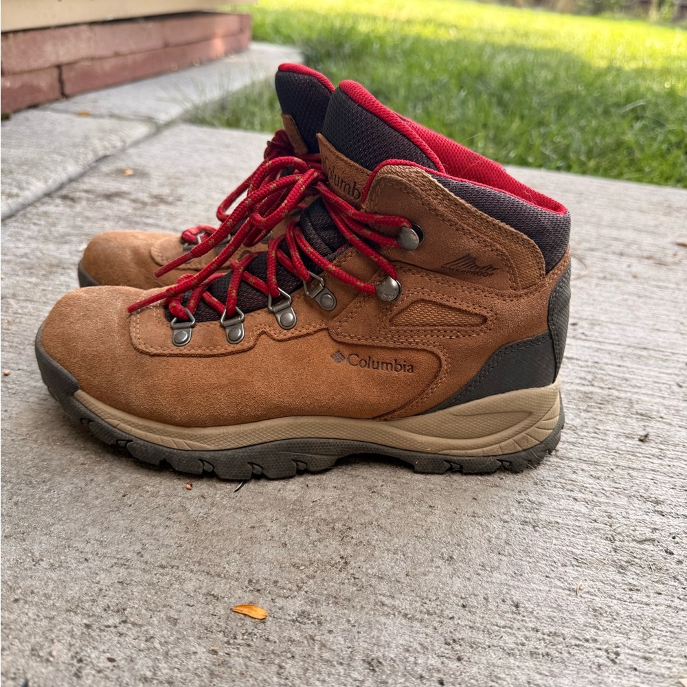 Columbia hiking boots